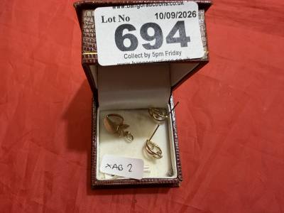 2 X 9CT EARRINGS + PENDANT (FOR REPAIR) (1.8 GRAMS)