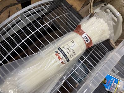 LOT OF CABLE TIES