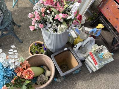 LOT OF PLANTERS + GLASS BLOCKS