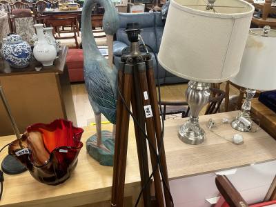 MODERN LAMP