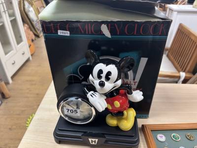 DISNEY MICKEY MOUSE CLOCK