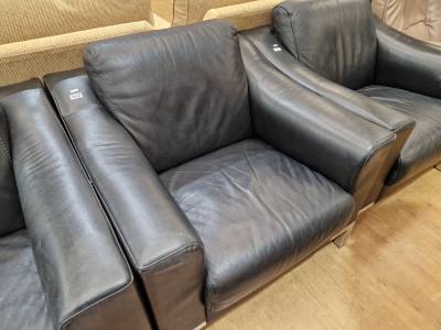 LEATHER RECEPTION CHAIR