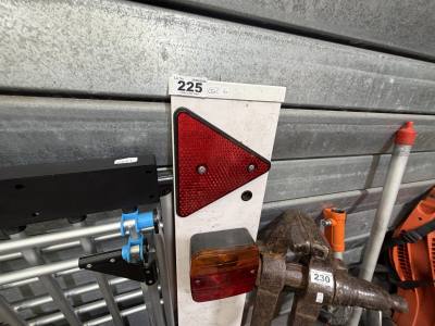 TRAILER BACKBOARD
