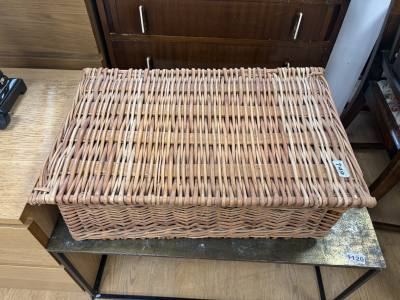 PICNIC HAMPER