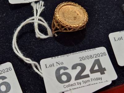 9CT GOLD COIN RING (4.3 GRAMS) (SIZE P)