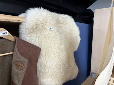 GENUINE SHEEPSKIN RUG