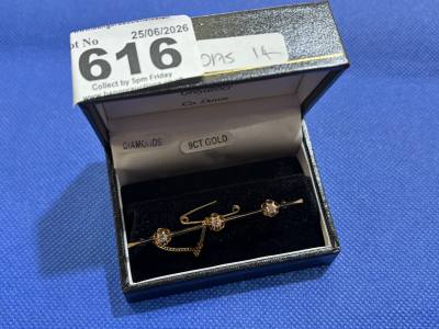 9 CT GOLD + DIAMOND BROACH