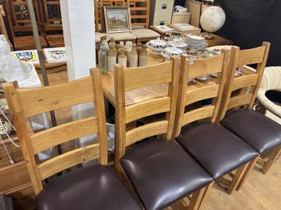 OAK TABLE + 4 CHAIRS