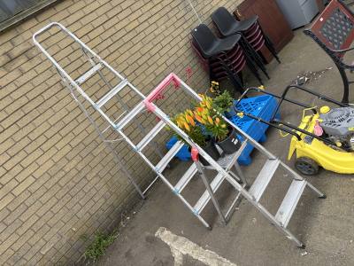 2 X ALUMINUM STEP LADDERS