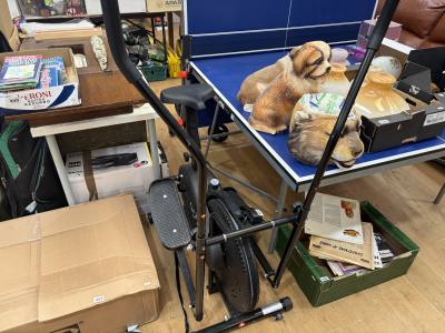 CROSS TRAINER