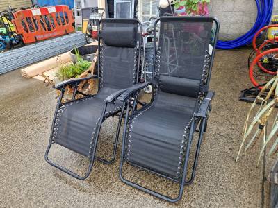 PAIR OF SUN LOUNGERS