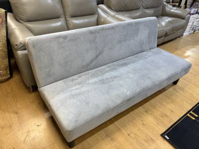 2 SEATER BED SETTEE
