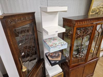 MODERN SHELF UNIT