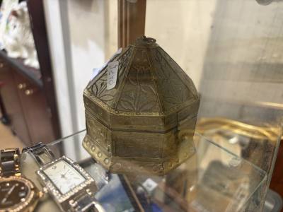 ORNATE JEWELLERY BOX + CONTENTS