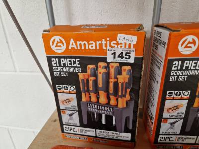 NEW SCREWDRIVER SET