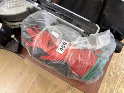PACKET OF WORK GLOVES