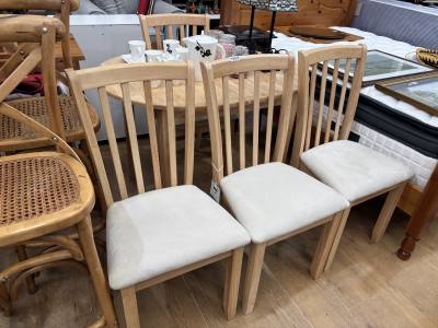 EXTENDABLE DINING TABLE + 4 CHAIRS  