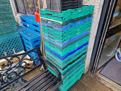 LOT OF STORAGE CRATES