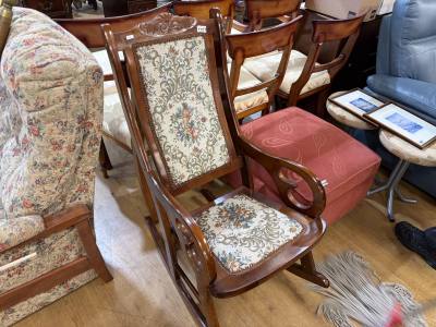 ROCKING CHAIR