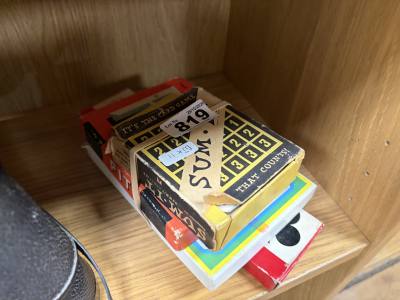 LOT OF VINTAGE GAMES
