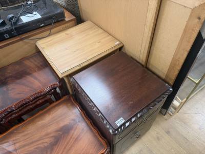 2 X BEDSIDE CABINETS