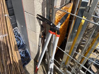 3 X PRUNERS 