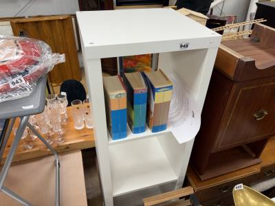 CUBED SHELF