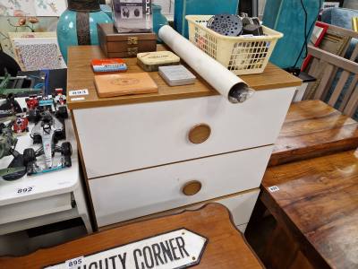 VINTAGE DRAWER CHEST