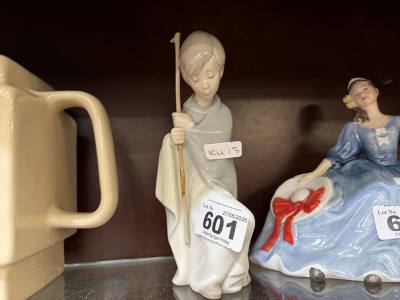 LLADRO FIGURE