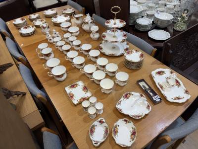 LOT OF ROYAL ALBERT COUNTRY ROSE CHINA