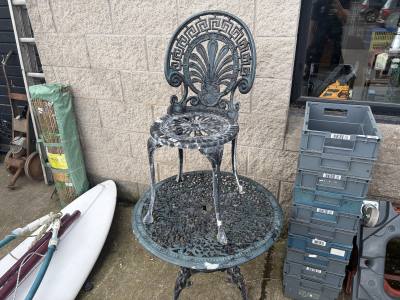 METAL TABLE + CHAIR