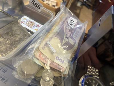 BAG OF COINS + NOTES