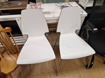 TABLE + 2 CHAIRS