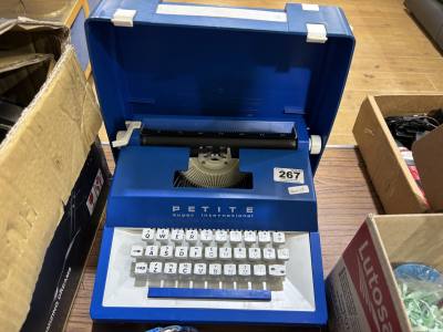 PETITE TYPEWRITER