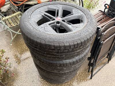 SET OF 19" JAGUAR ALLOY WHEELS