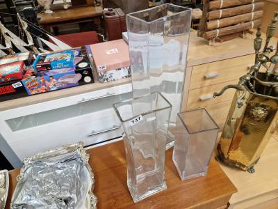 3 X GLASS VASES
