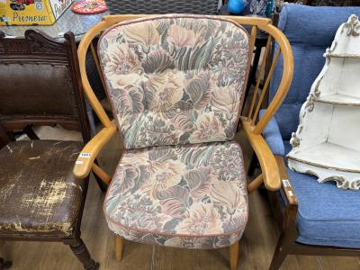 MID CENTURY CHAIR
