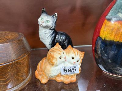 2 X BESWICK CATS (DAMAGED)