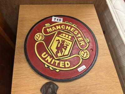 MAN UTD SIGN