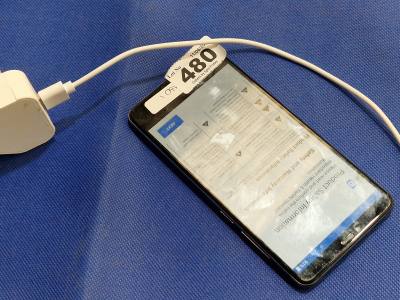 VODAFONE MOBILE + CHARGER