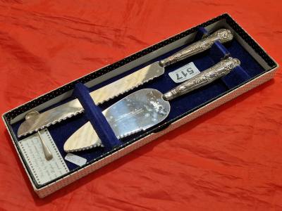SILVER SPOON + SILVER HANDLE CAKE SET