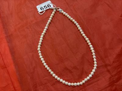 SILVER CLASP PEARL NECKLACE