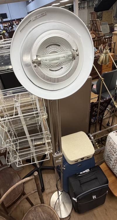 STANDING LAMP