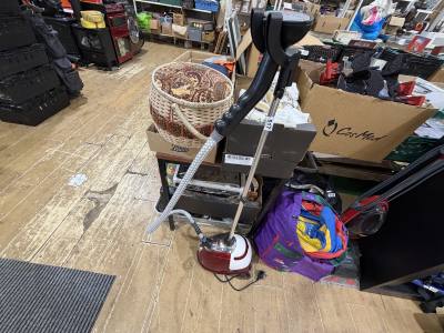 CLOTHES STEAM CLEANER