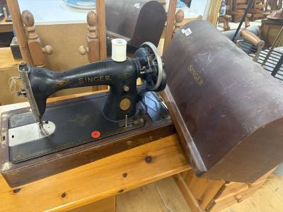 SINGER SEWING MACHINE
