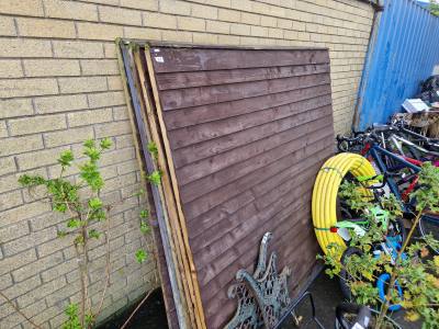 LOT OF FENCE PANELS
