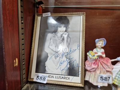 LINDA LUSARDI SIGNED PHOTO