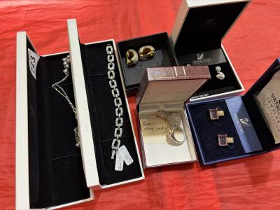 3 X SWAROVSKI EARRINGS + 2 X NECKLACES + RINGS