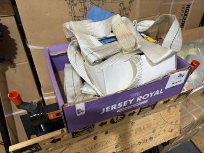 BOX OF LIFTING STRAPS