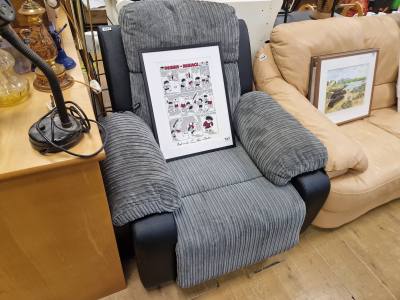 FABRIC RECLINING CHAIR